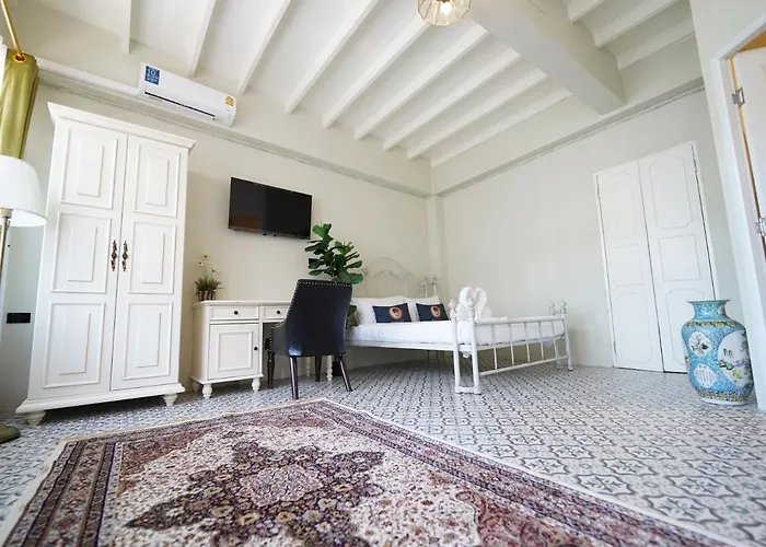 Hotel 2499 Heritage Chinatown By Roomquest 5*